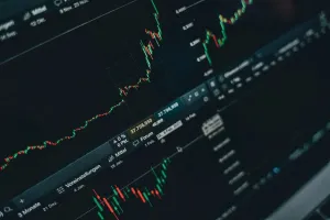 Jak zarabiać na spadkach kryptowalut?
